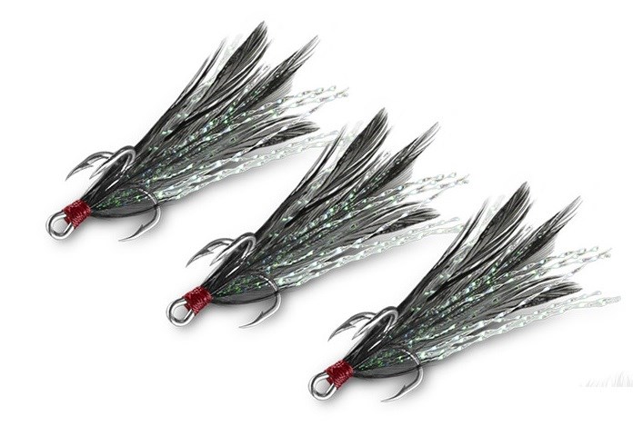 Delphin Trojháček Bird Hook Triple Černá Pírka 3 ks (1)